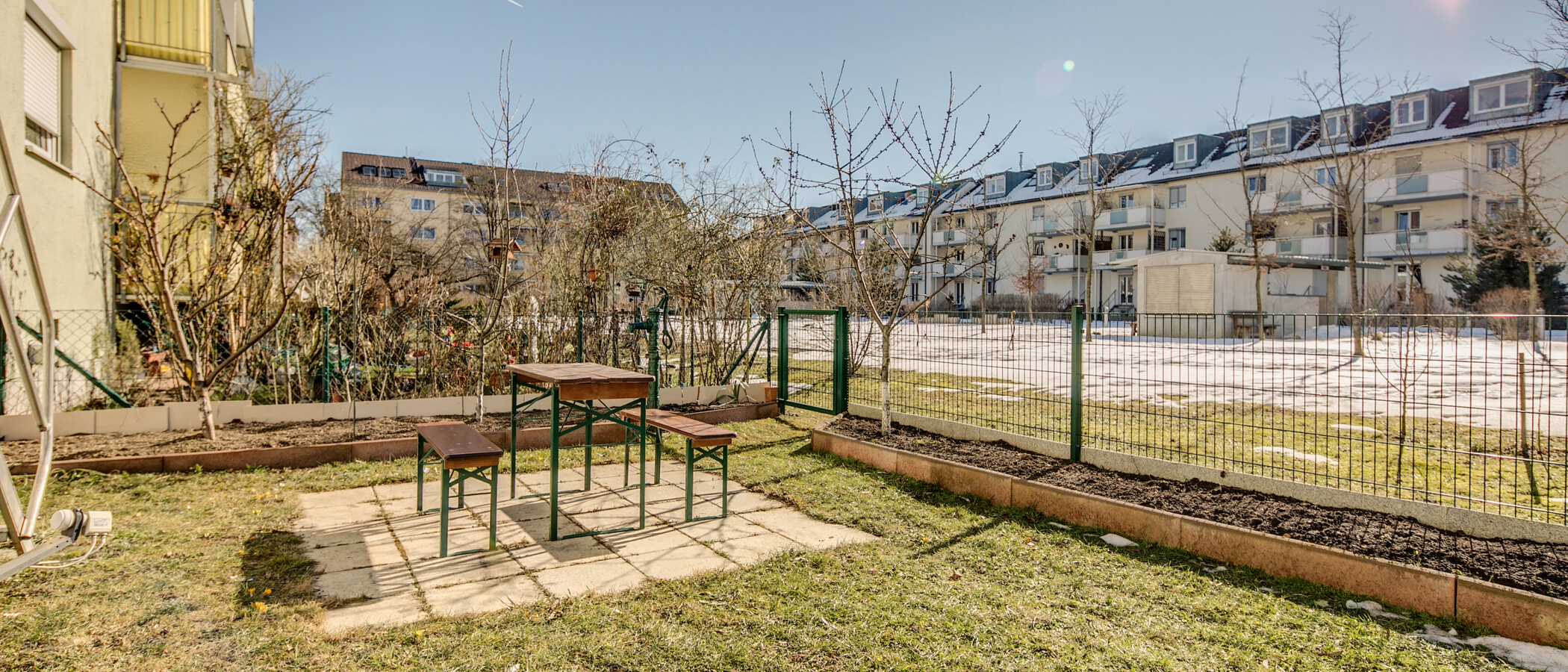 квартира München Untermenzing 02 сад 9300