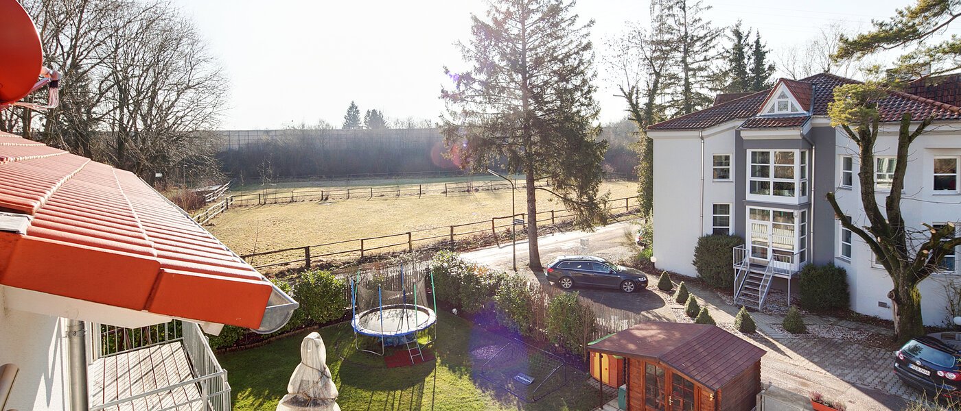 мансардная квартира München Feldmoching 02 вид из окна 9344