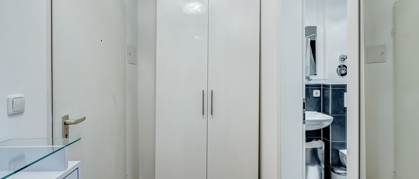 квартира München Moosach 01 коридор 9358