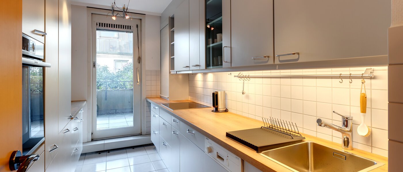 квартира München Schwabing - Alte Heide 01 кухня 9368