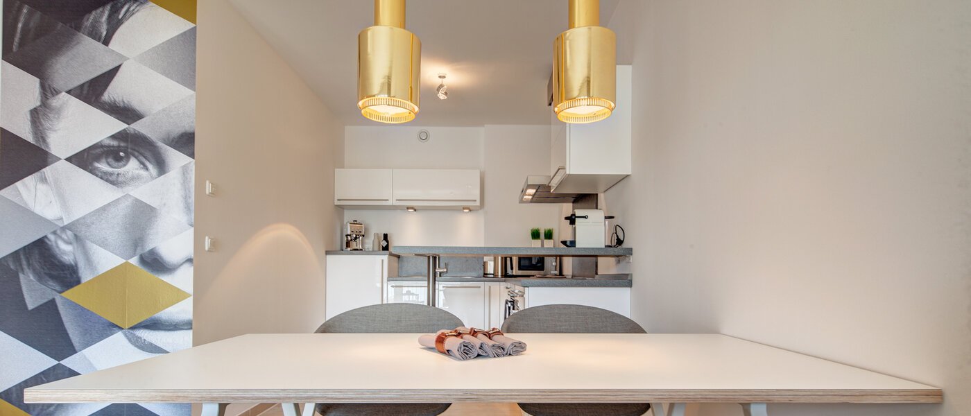 квартира München Schwanthalerhöhe 01 столовая 9378