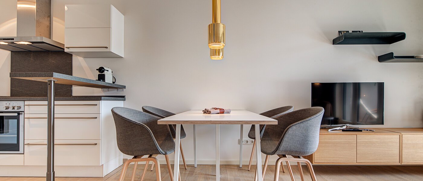 квартира München Schwanthalerhöhe 02 столовая 9378