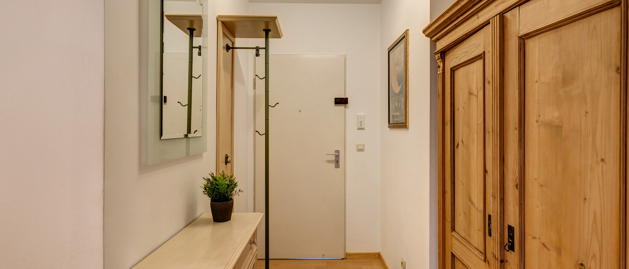 квартира München Lehel 03 коридор 939