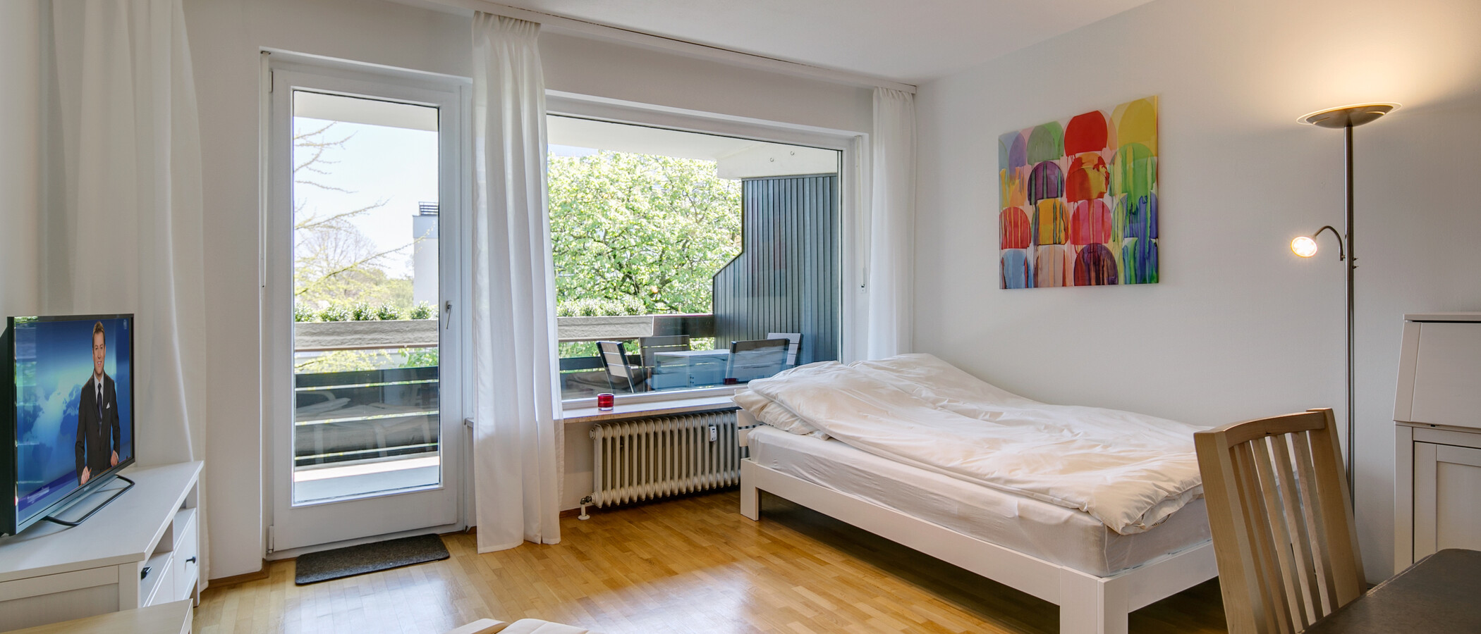 квартира München Schwabing (rechts der Leopoldstraße) 01 гостиная 9457