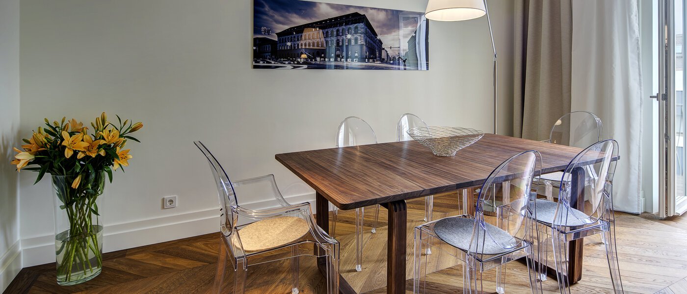 квартира München Maxvorstadt - Rund um den Josephplatz 02 столовая 9480