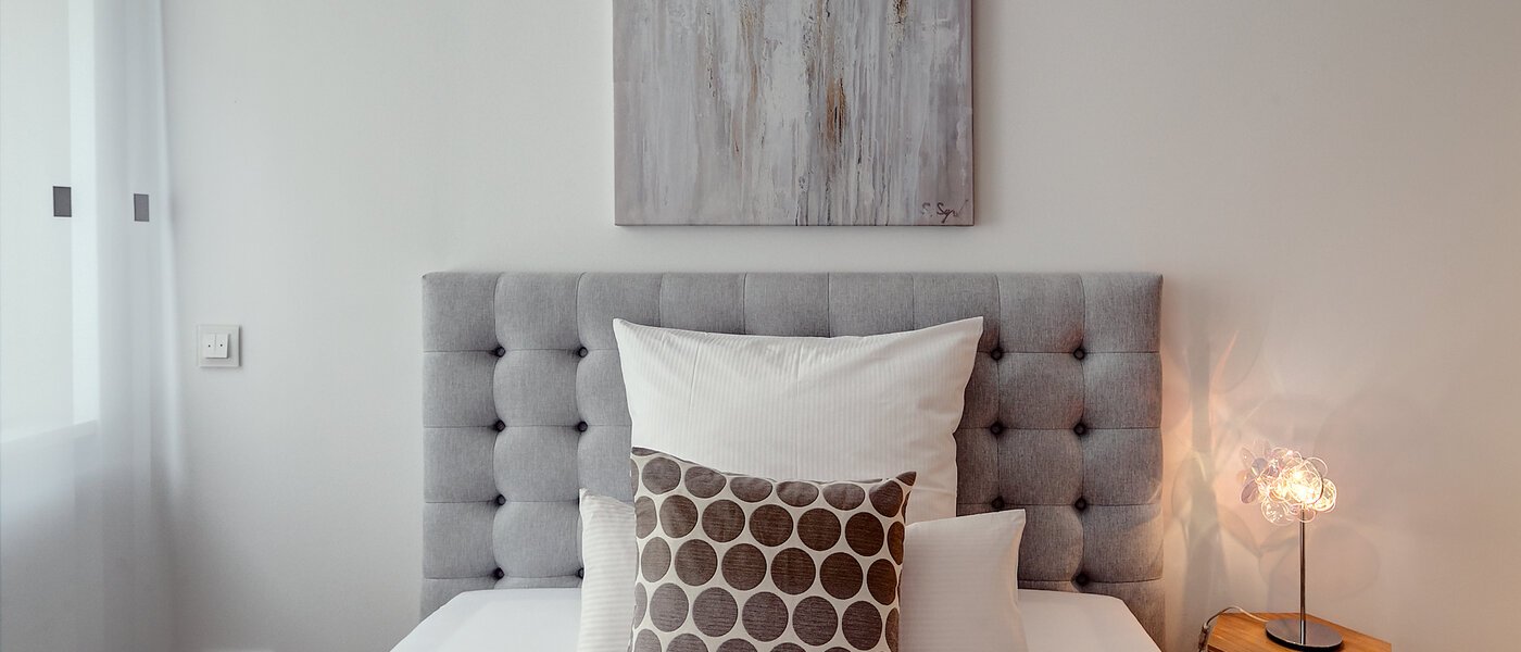 квартира München Schwabing (rechts der Leopoldstraße) 01 спальная 9520