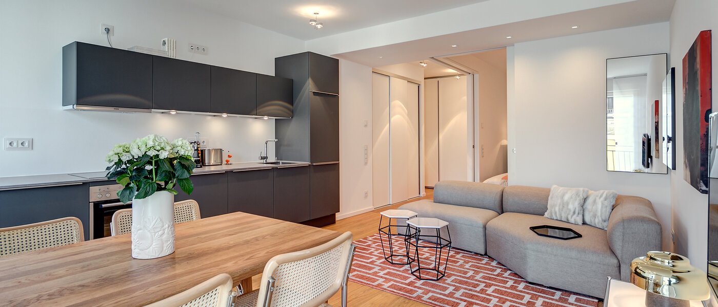 квартира München Schwabing (rechts der Leopoldstraße) 05 гостиная 9521