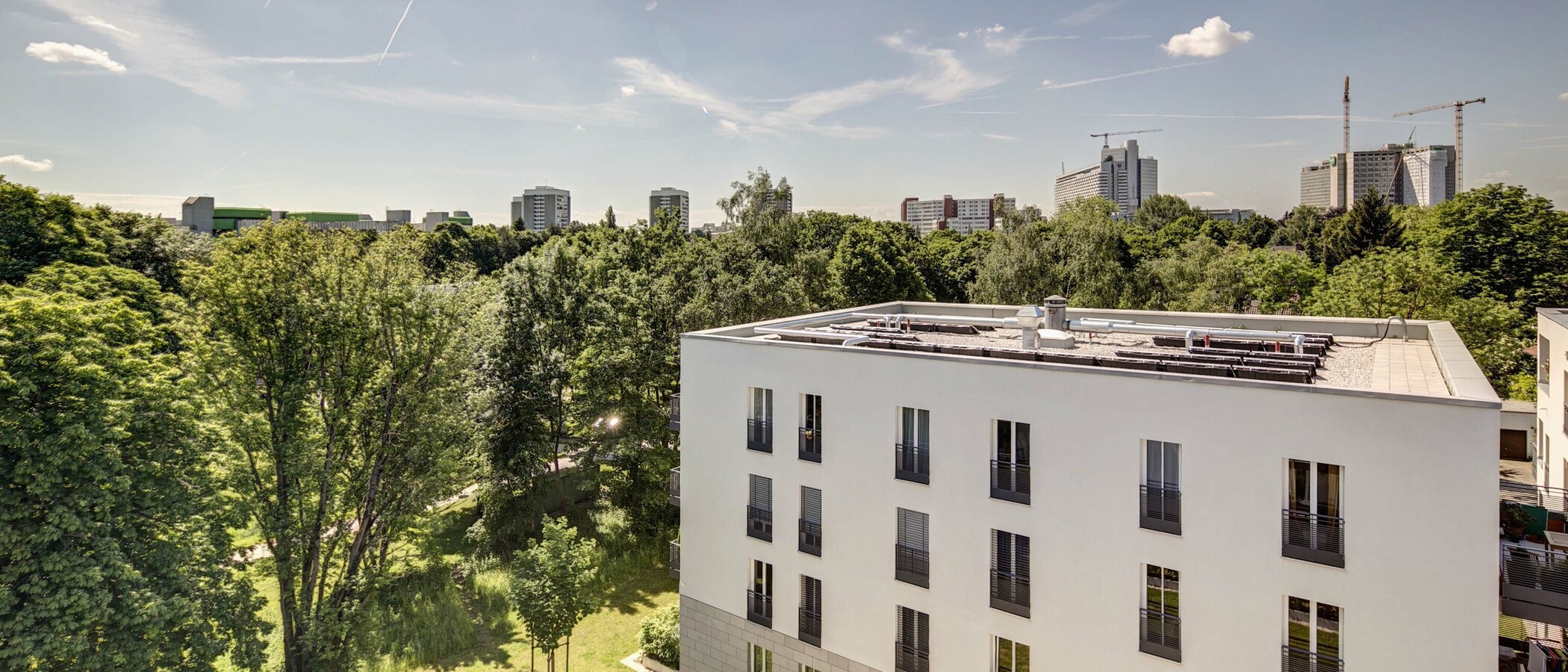 квартира München Bogenhausen 01 вид из окна 9524