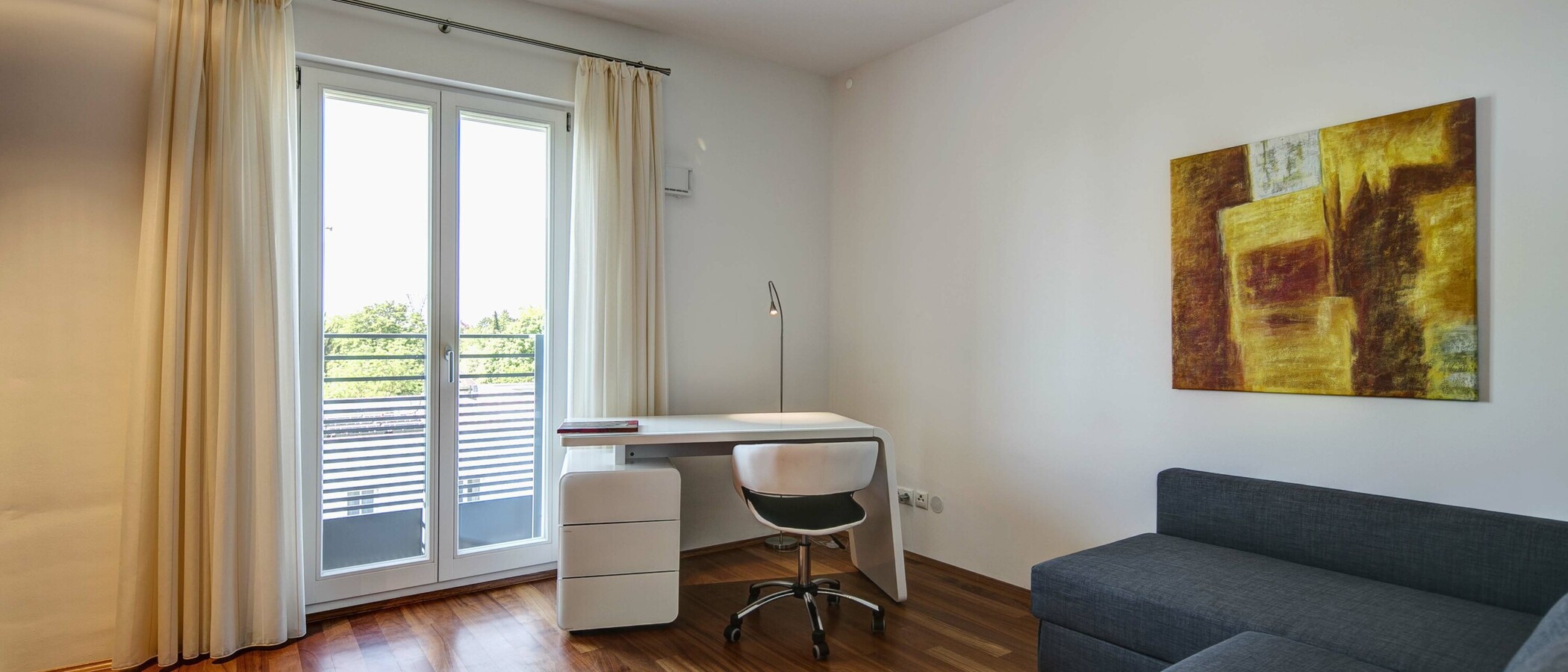 квартира München Bogenhausen 01 гостевая комната 9524