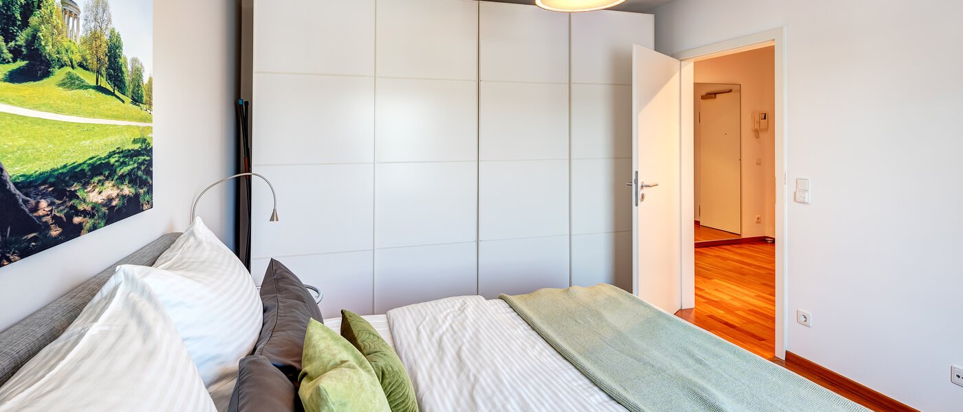 квартира München Schwabing-Nord (zw. Leopoldstraße & Englischen Garten) 03 спальная комната 9573