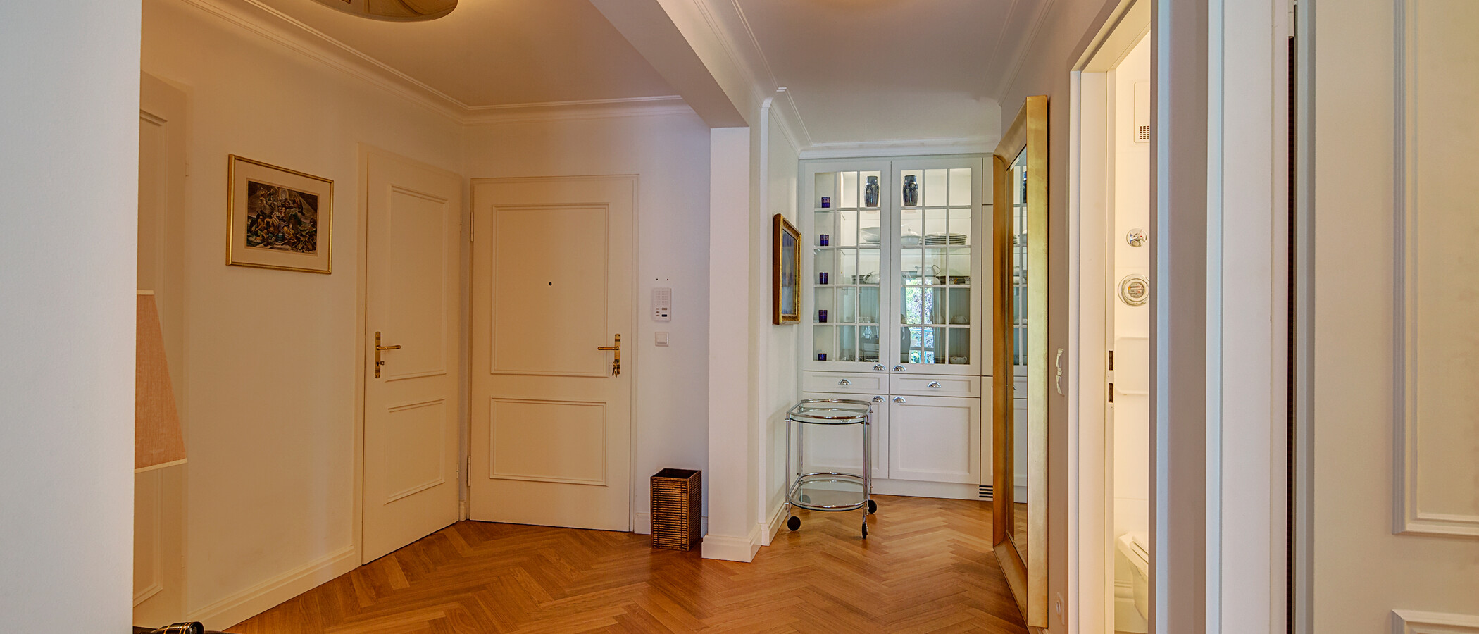 квартира München Lehel 01 коридор 9576