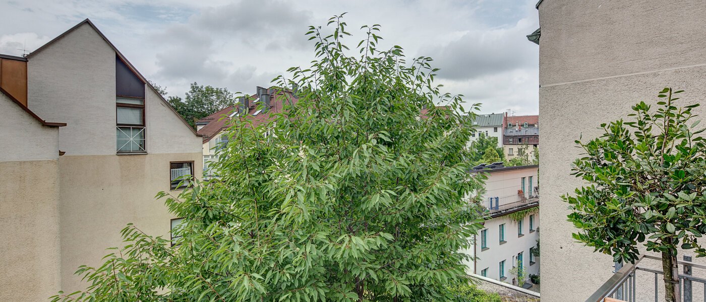 двухэтажная квартира München Lehel 01 вид из окна 9580