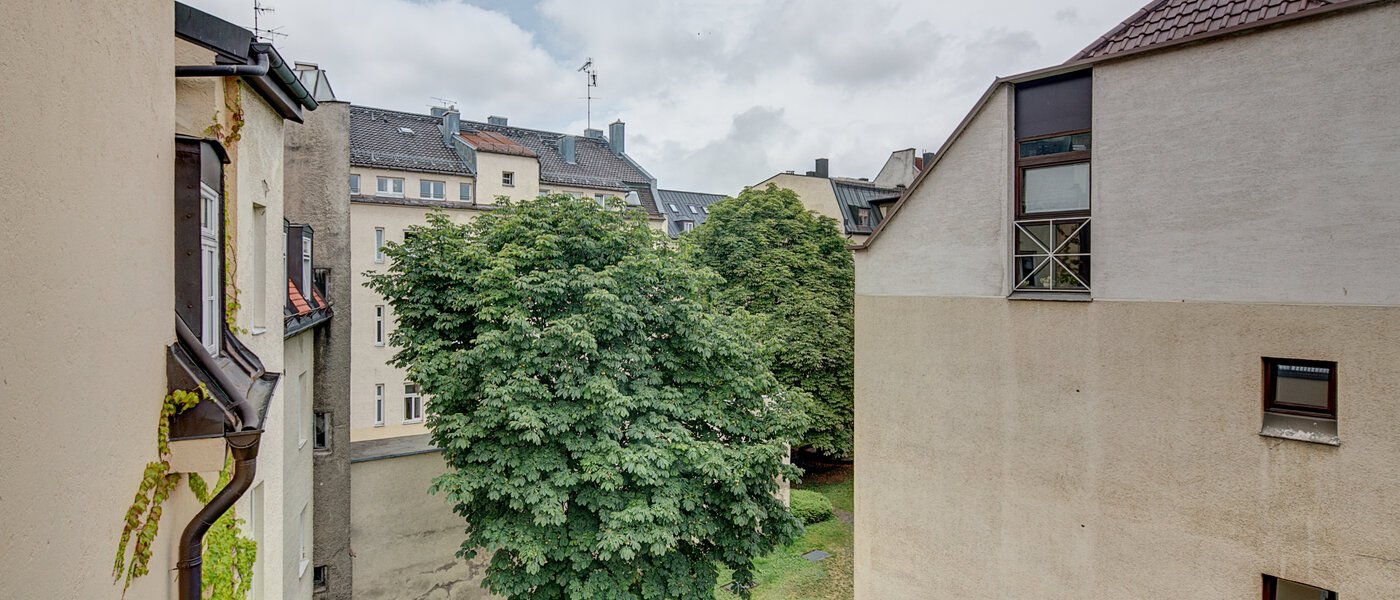 двухэтажная квартира München Lehel 02 вид из окна 9580