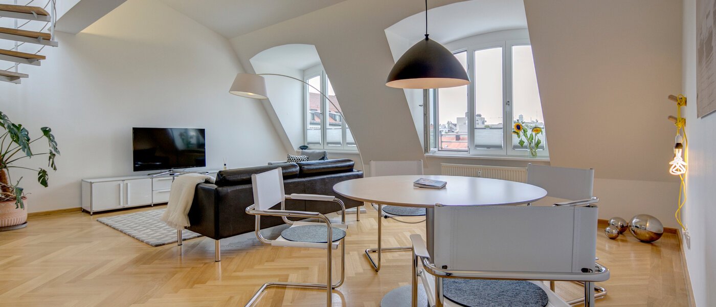 мансардная квартира München Schwabing-Nord (zw. Belgrad- & Leopoldstraße) 03 гостиная 9584