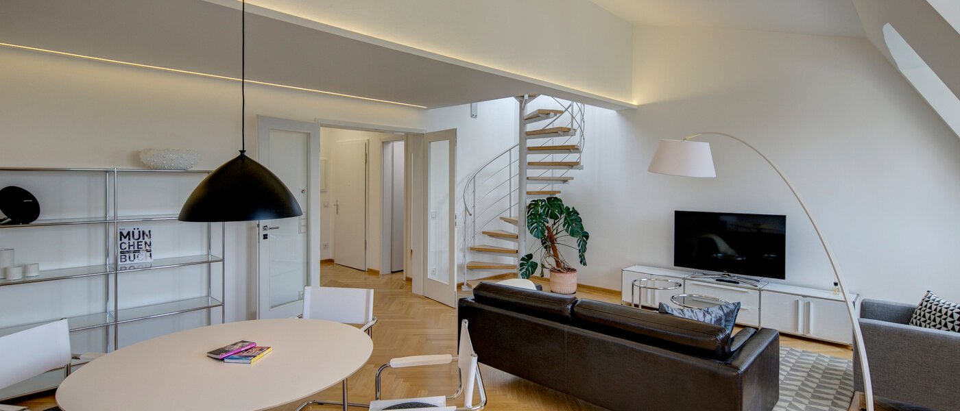 мансардная квартира München Schwabing-Nord (zw. Belgrad- & Leopoldstraße) 04 гостиная 9584