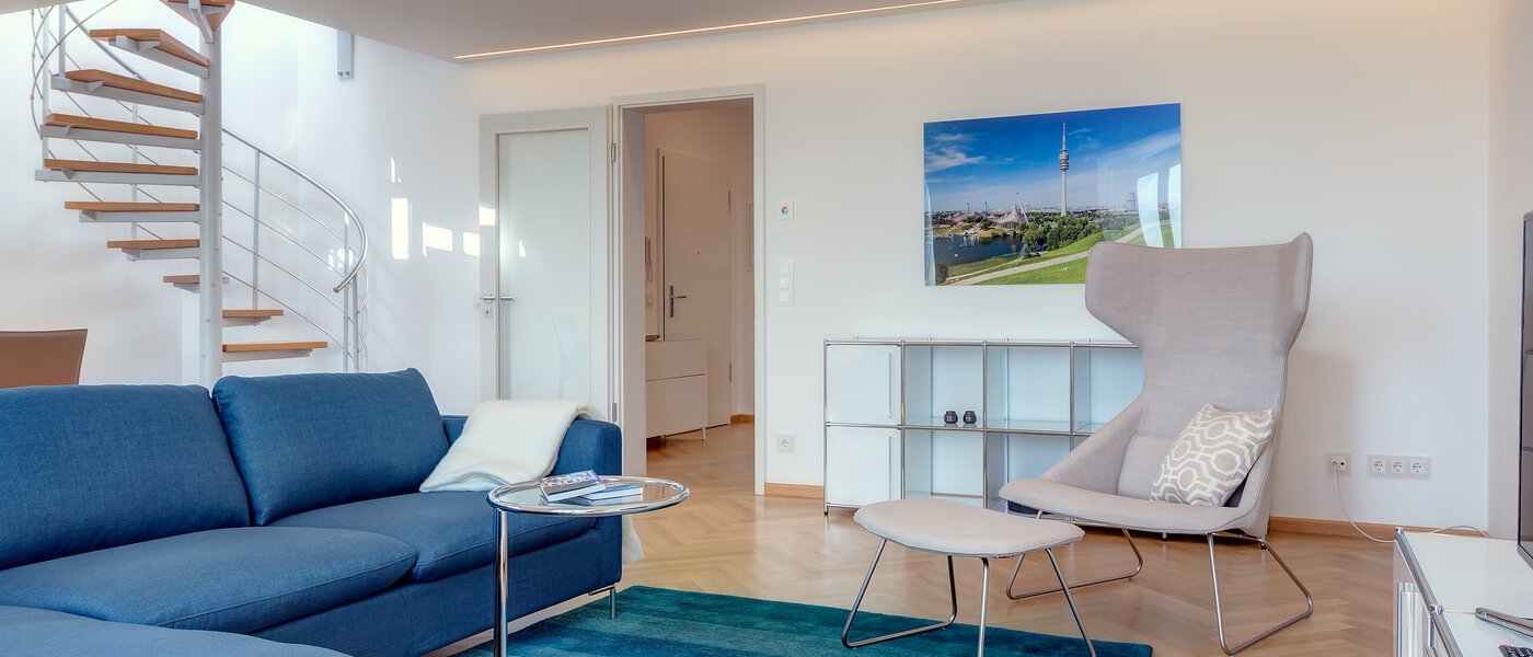 мансардная квартира München Schwabing 01 гостиная 9602