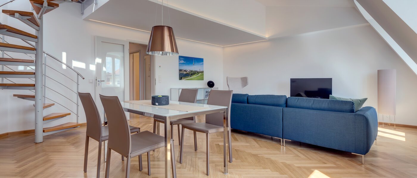 мансардная квартира München Schwabing 02 гостиная 9602