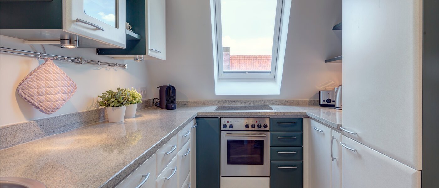 мансардная квартира München Schwabing 01 кухня 9602