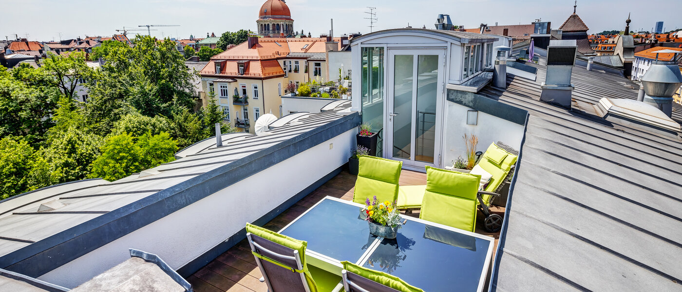 мансардная квартира München Schwabing 01 терраса с крышей 9602