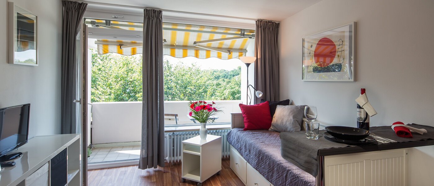 квартира München Schwabing-Nord (zw. Leopoldstraße & Englischen Garten) 01 гостиная 9622