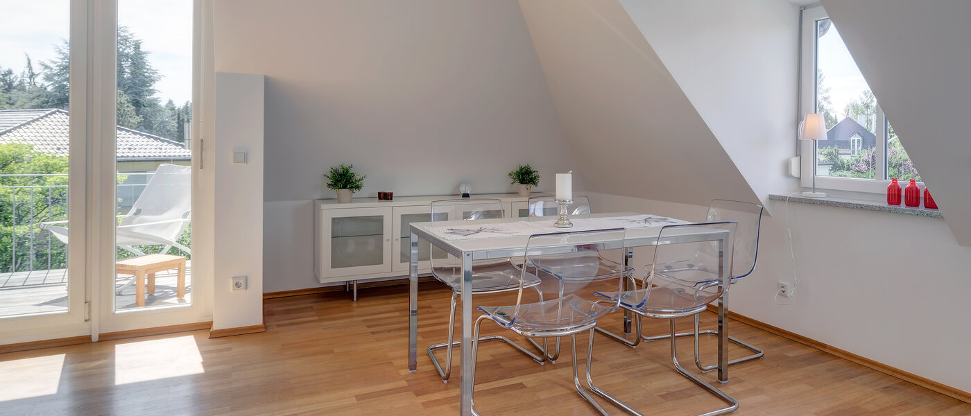 мансардная квартира München Obermenzing 06 гостиная 9637