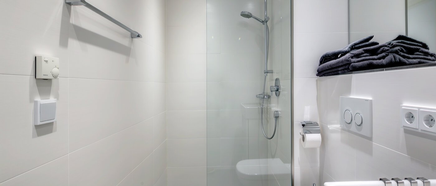 двухэтажная квартира-галерея Unterschleißheim Lohhof 01 ванная комната 9676