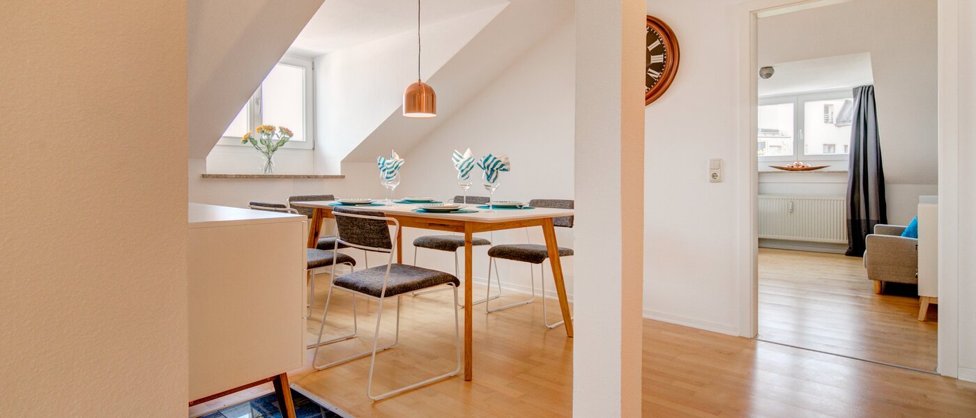 квартира München Isarvorstadt 03 столовая 9718