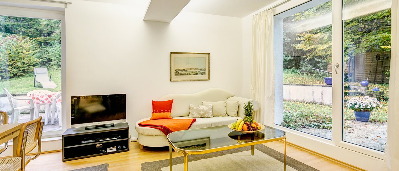 квартира с садом Gauting Stockdorf 01 гостиная 9728