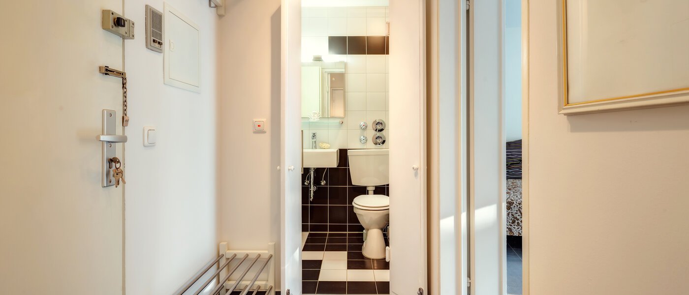 квартира München Schwabing (rechts der Leopoldstraße) 02 коридор 9736