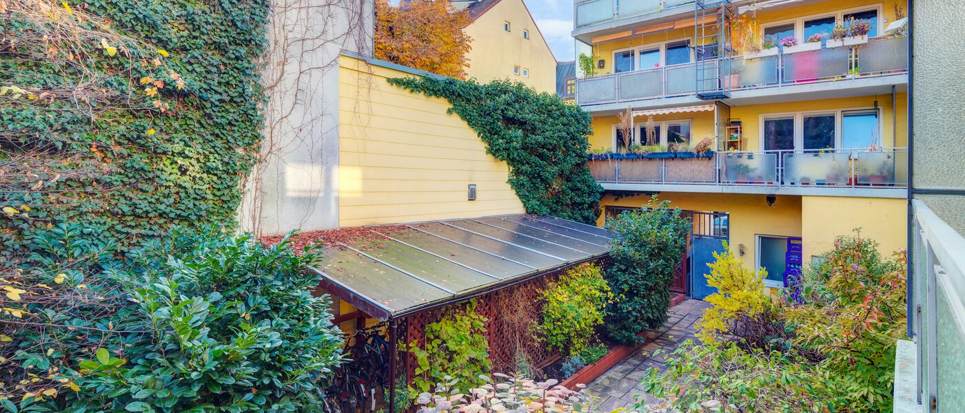 квартира München Schwabing (rechts der Leopoldstraße) 02 вид из окна 9736