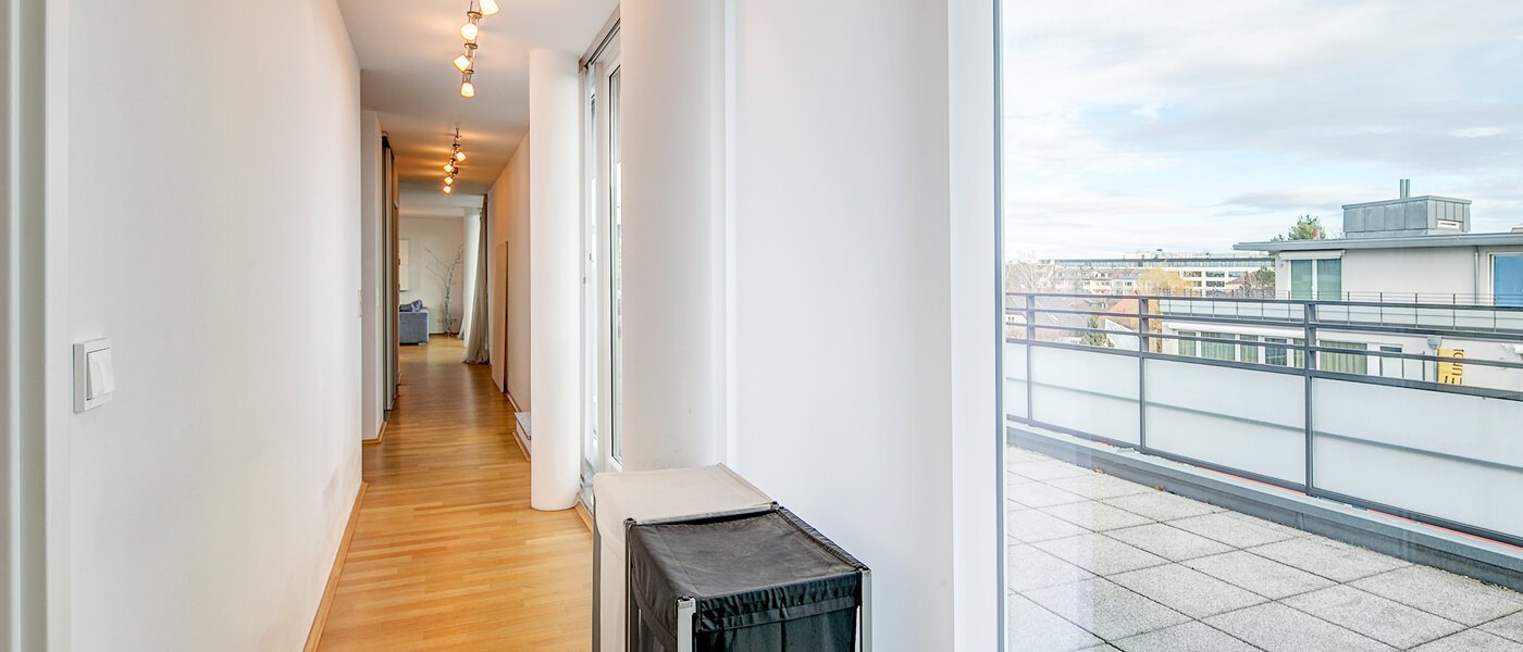 квартира-пентхаус München Obergiesing 06 коридор 9778