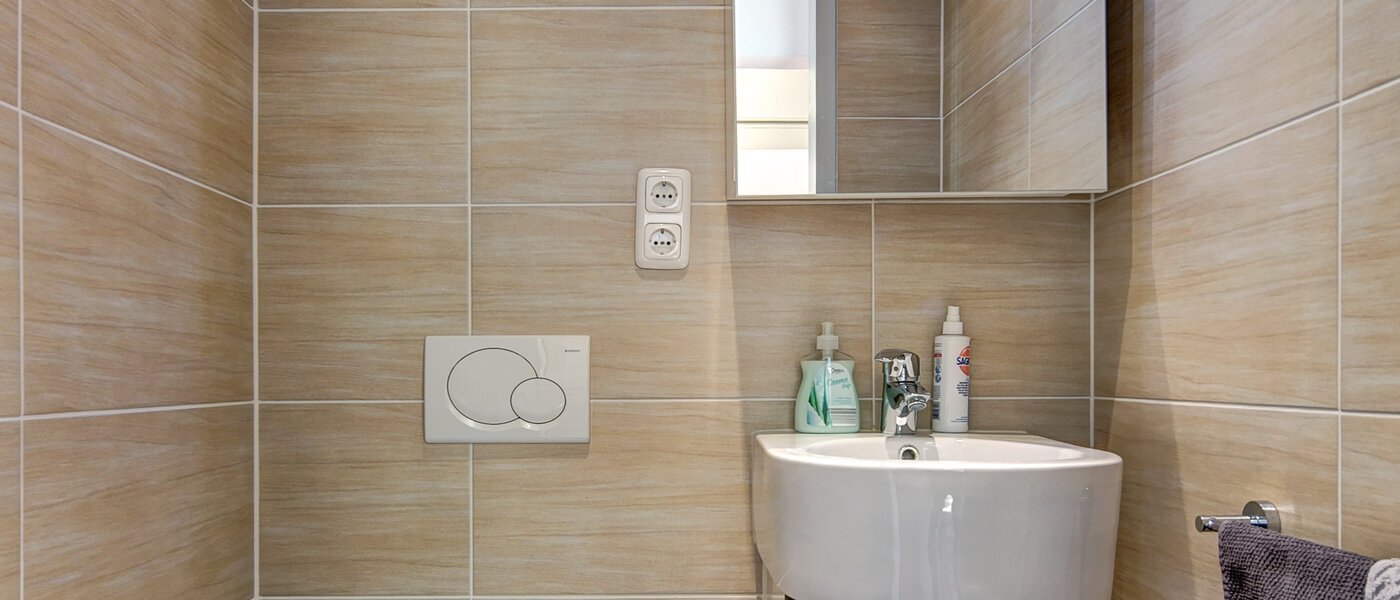 квартира München Berg am Laim 01 гостевой туалет 9783