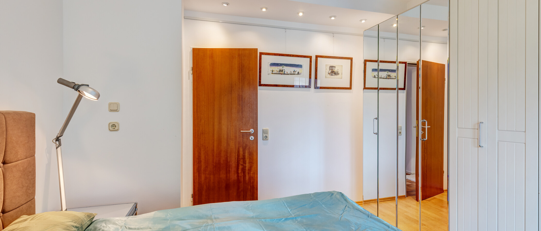 квартира München Berg am Laim 03 спальная комната 9783
