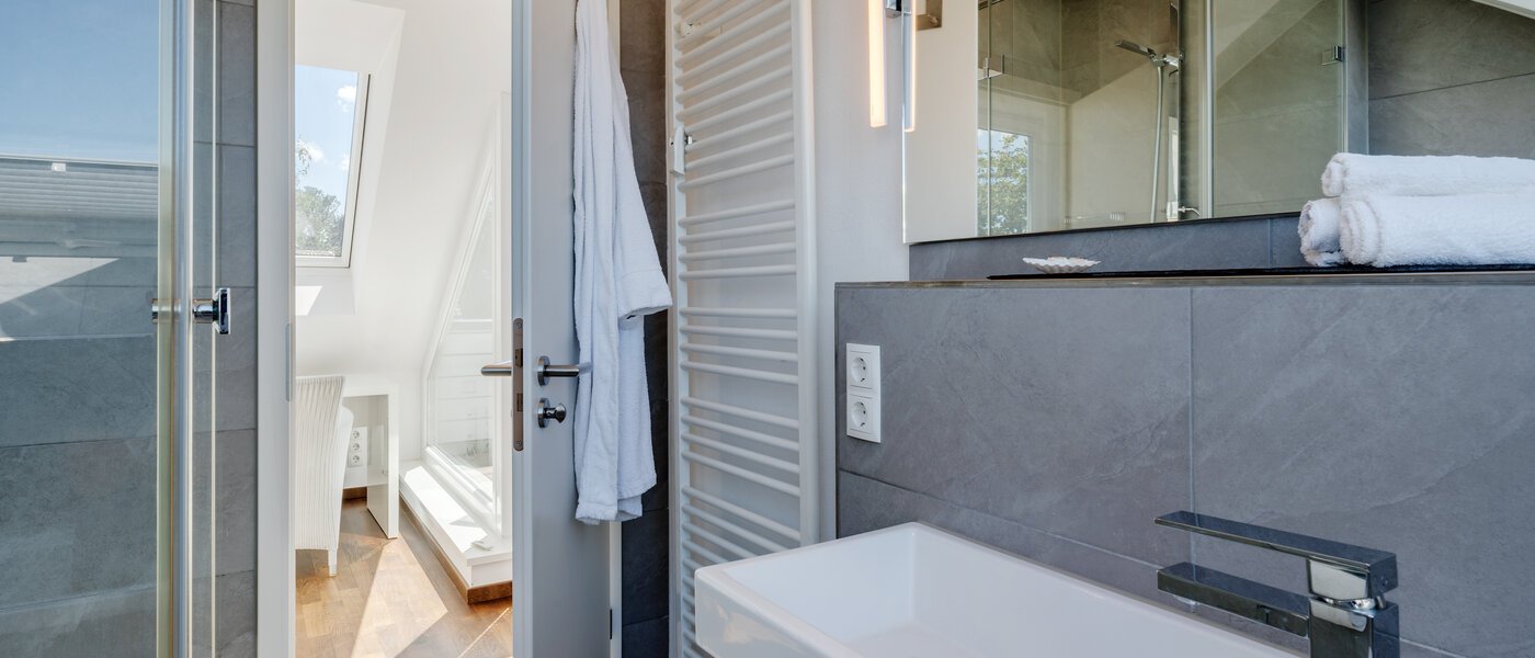 мансардная квартира München Untermenzing 02 ванная комната 9794