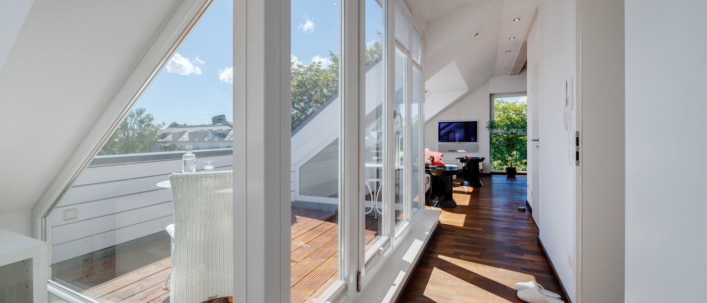 мансардная квартира München Untermenzing 02 коридор 9794