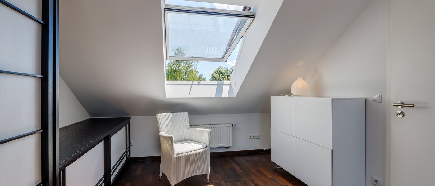 мансардная квартира München Untermenzing 03 спальная комната 9794