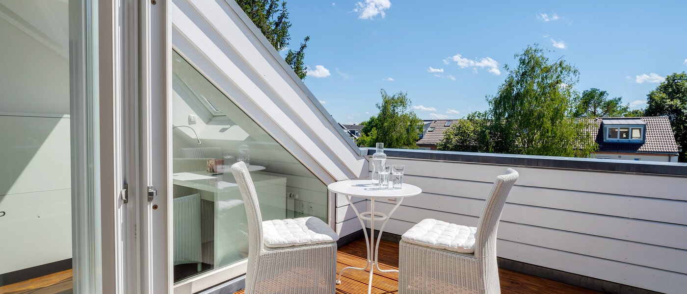 мансардная квартира München Untermenzing 01 терраса с крышей 9794