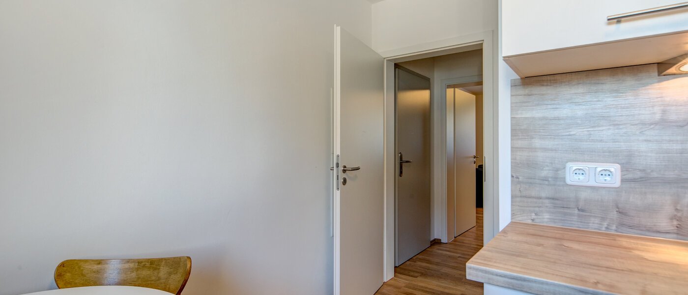 квартира München Hasenbergl 03 кухня 9831