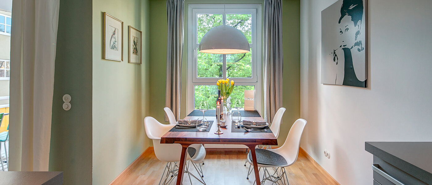 квартира München Nymphenburg-Gern 01 столовая 9853