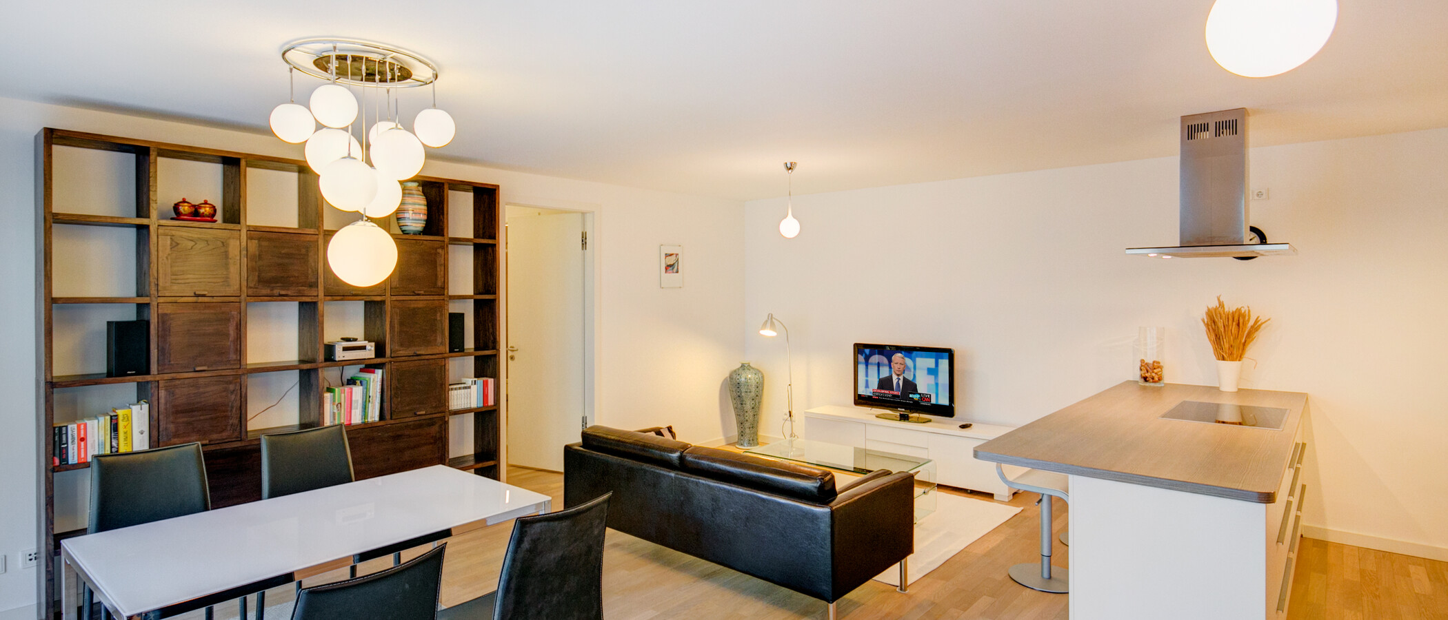 квартира München Maxvorstadt - Universitätsviertel 03 гостиная 9869