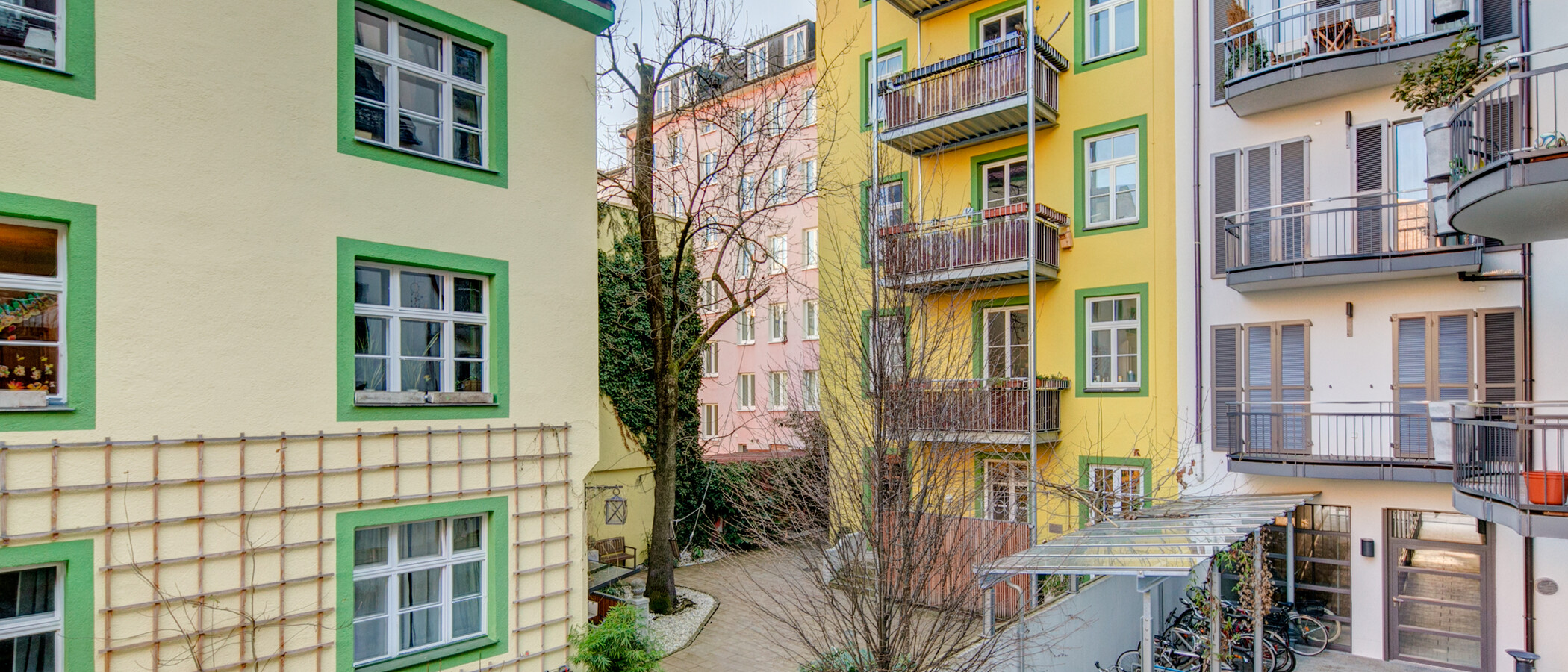 квартира München Maxvorstadt - Universitätsviertel 02 вид из окна 9869
