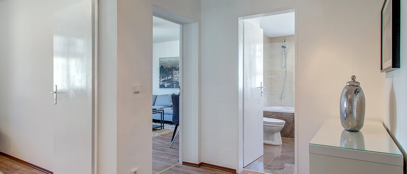 квартира München Schwabing 02 коридор 9871