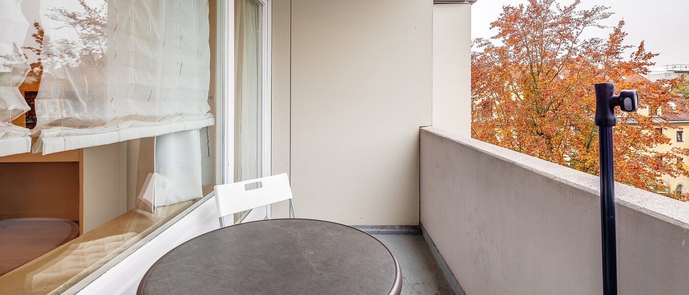 квартира München Schwabing-Nord (zw. Leopoldstraße & Englischen Garten) 02 балкон 9873