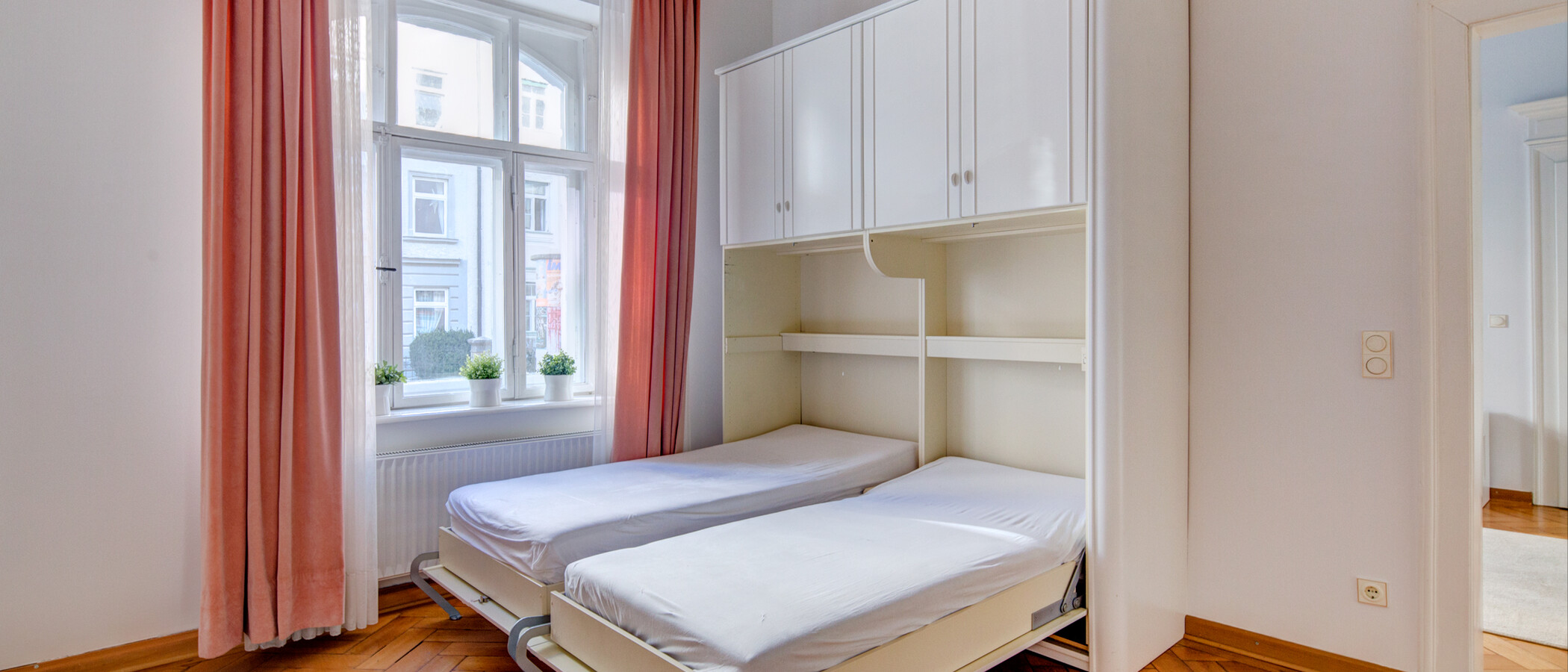 квартира München Schwabing-Nord (zw. Belgrad- & Leopoldstraße) 04 обеденный зал 9895