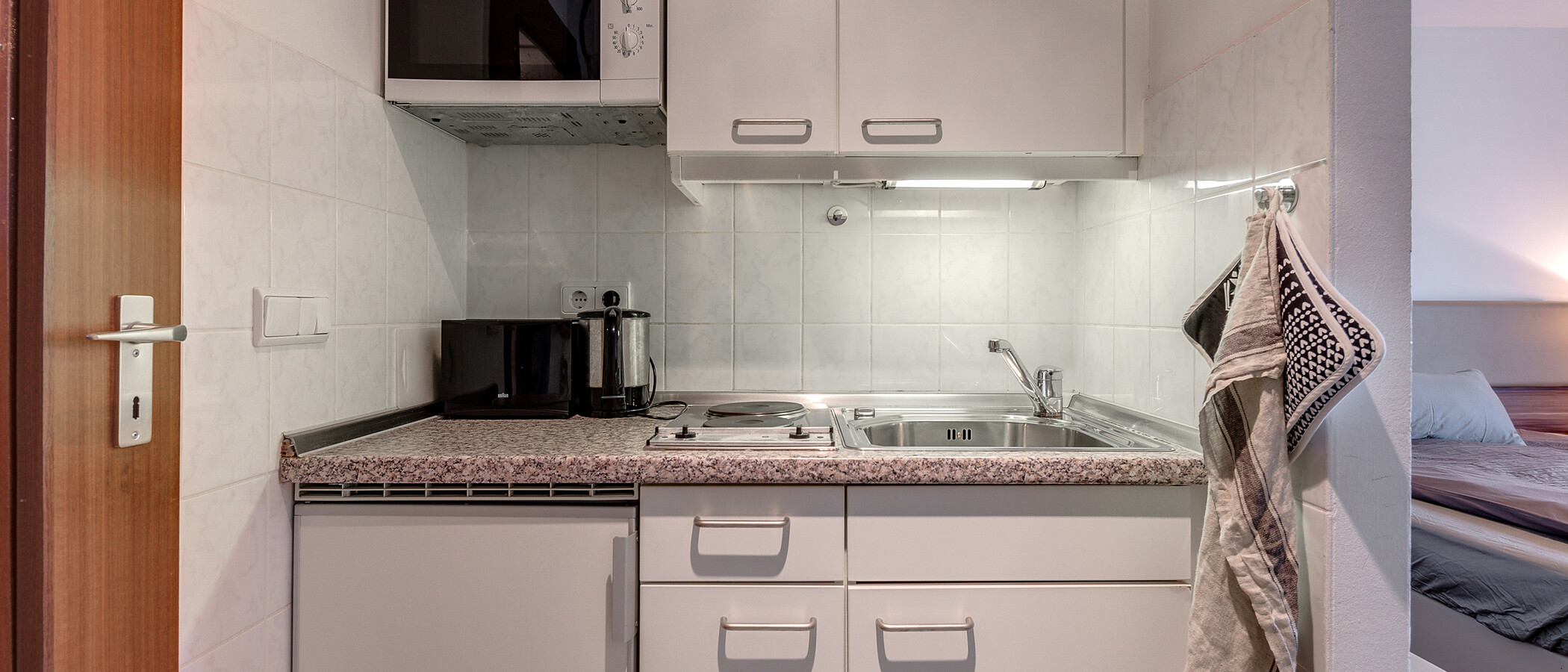 квартира München Maxvorstadt 01 кухня 9951