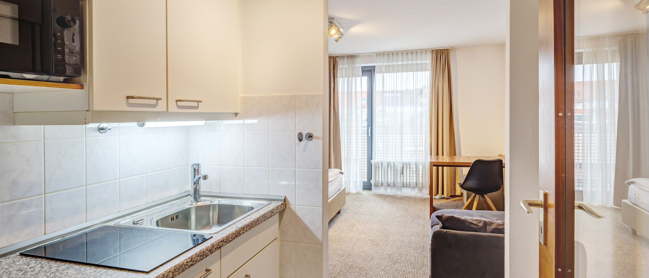 квартира München Maxvorstadt 02 кухня 9951