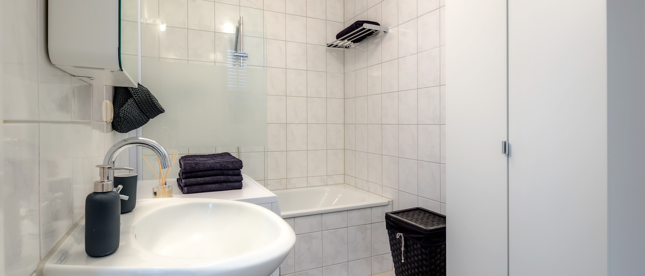 квартира München Schwabing-West (rund um den Hohenzollernplatz) 02 ванная комната 9957