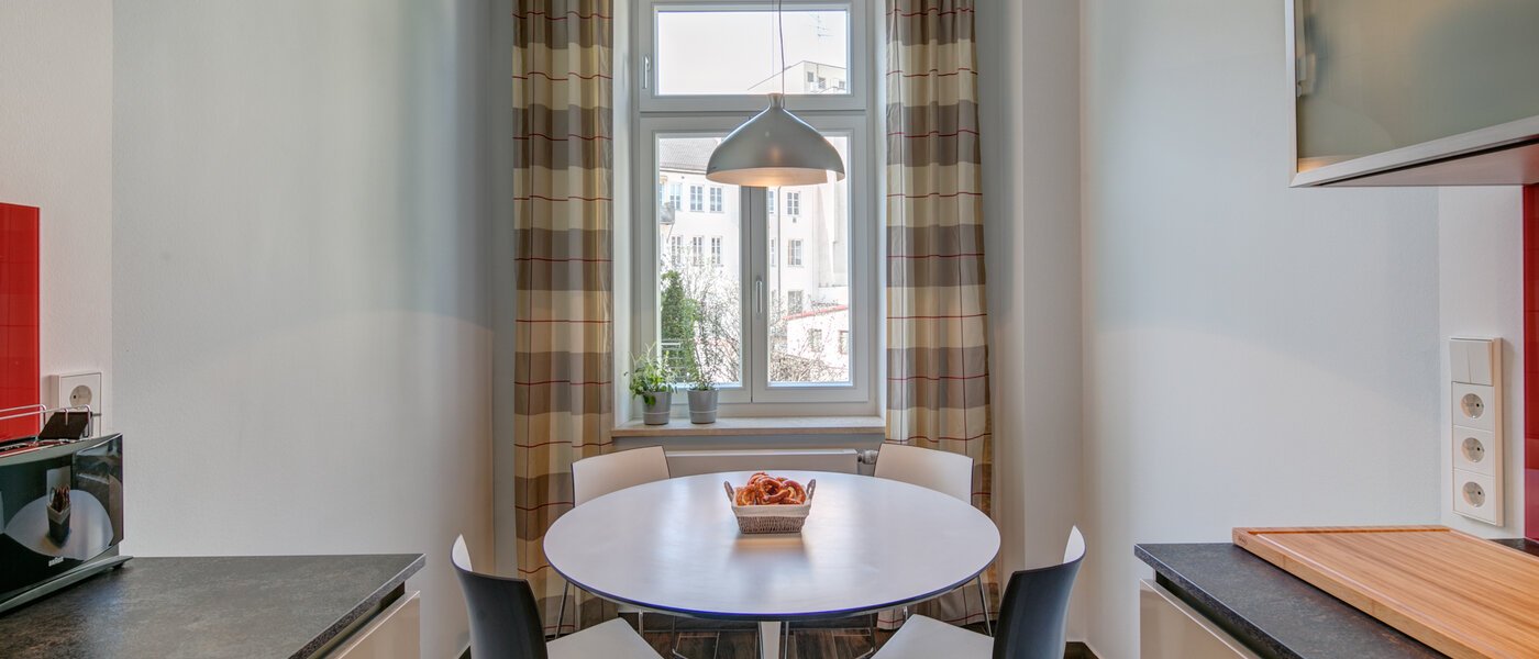 квартира München Gärtnerplatzviertel 02 кухня 9966