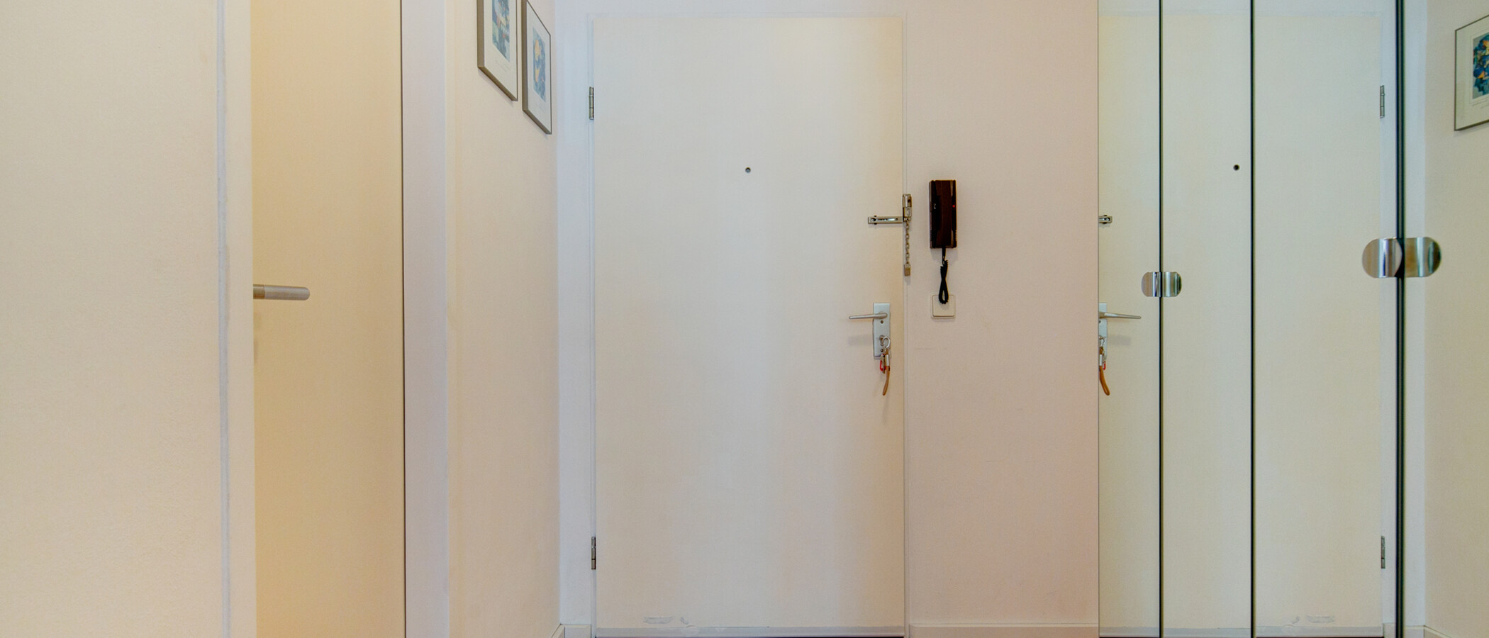 квартира München Schwabing-West 02 коридор 9967