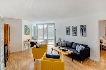 Ruhige Lage, gut ausgestattet: Möblierte 2-Zimmer-Wohnung in Bogenhausen/Oberföhring 